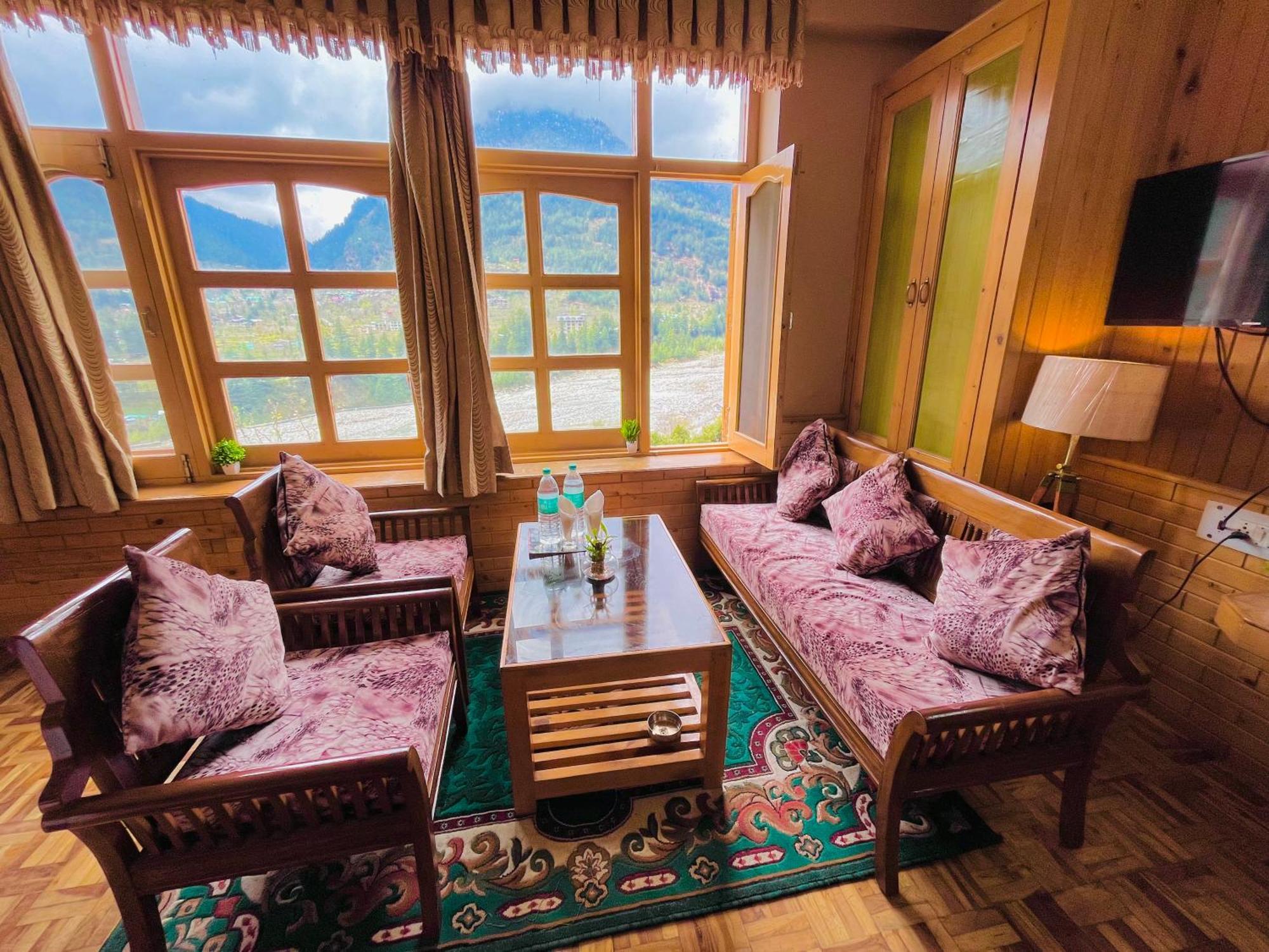 Snow Clad Riverview Hotel & Resort, Manali Bagian luar foto