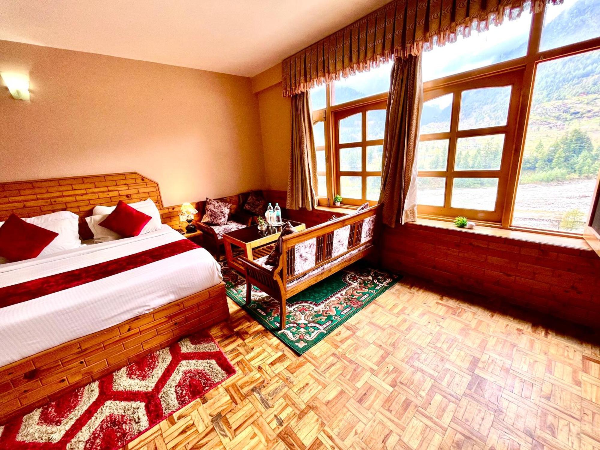 Snow Clad Riverview Hotel & Resort, Manali Bagian luar foto