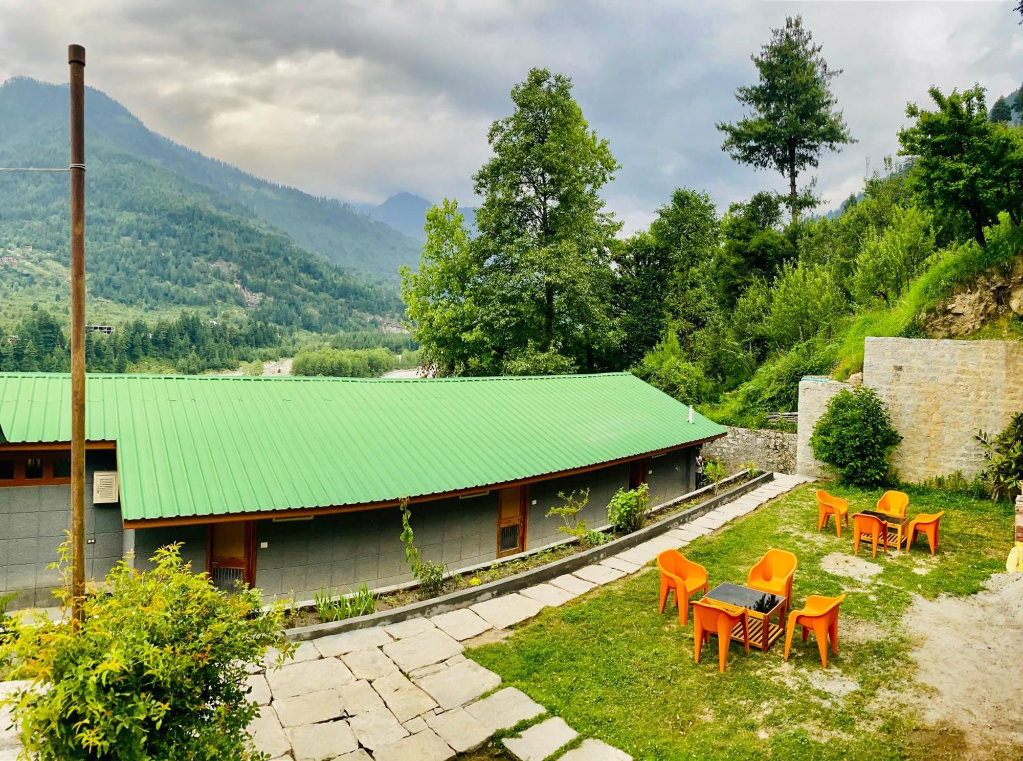 Snow Clad Riverview Hotel & Resort, Manali Bagian luar foto