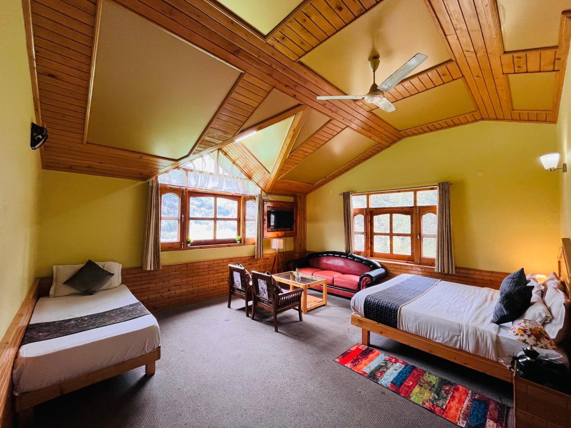 Snow Clad Riverview Hotel & Resort, Manali Bagian luar foto