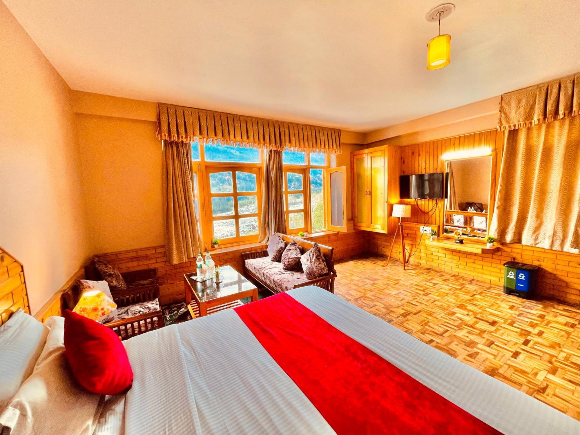 Snow Clad Riverview Hotel & Resort, Manali Bagian luar foto