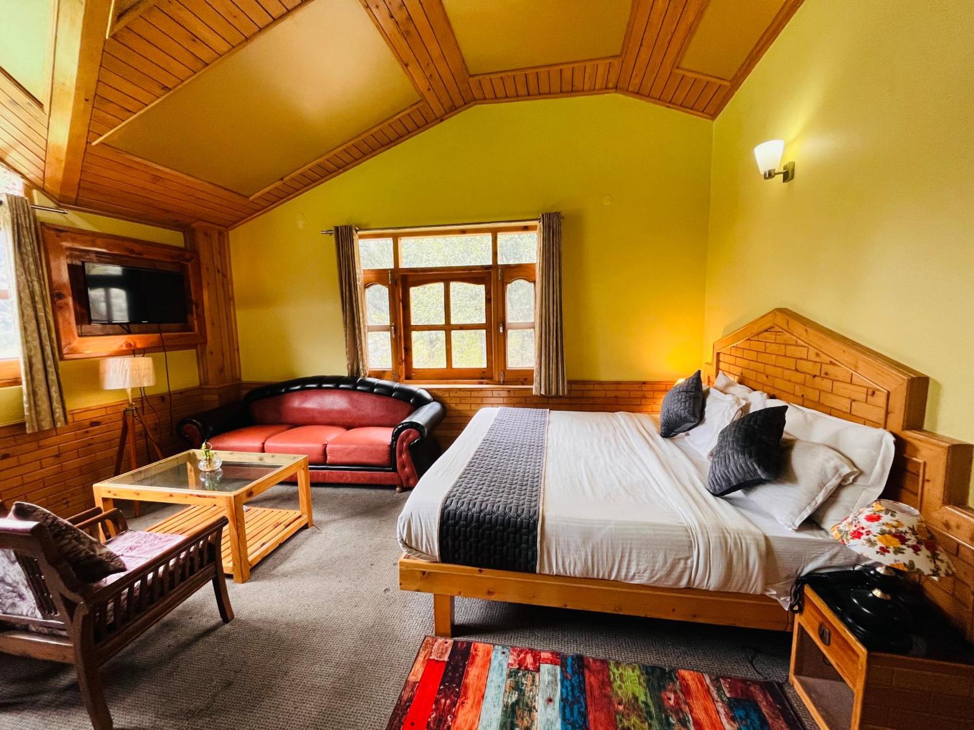 Snow Clad Riverview Hotel & Resort, Manali Bagian luar foto