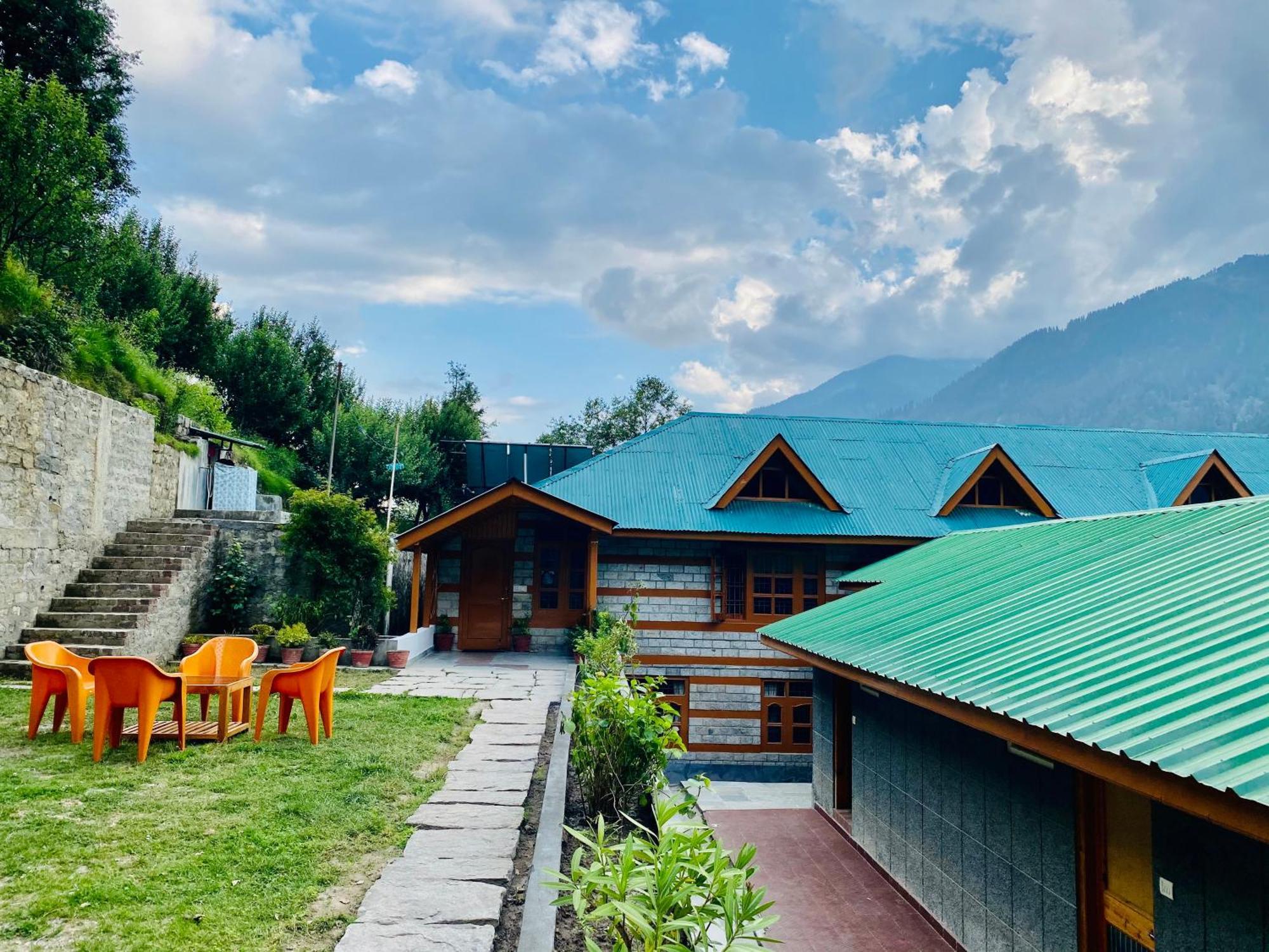 Snow Clad Riverview Hotel & Resort, Manali Bagian luar foto