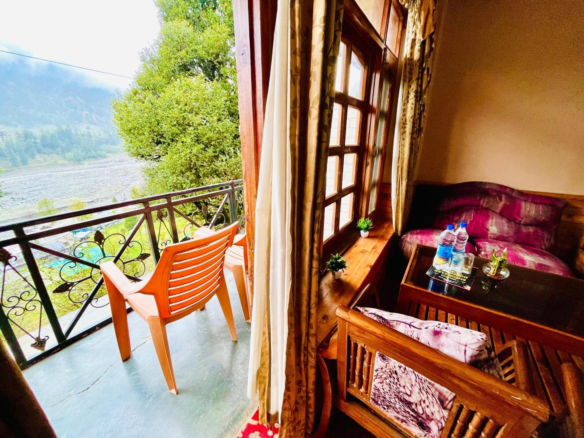 Snow Clad Riverview Hotel & Resort, Manali Bagian luar foto