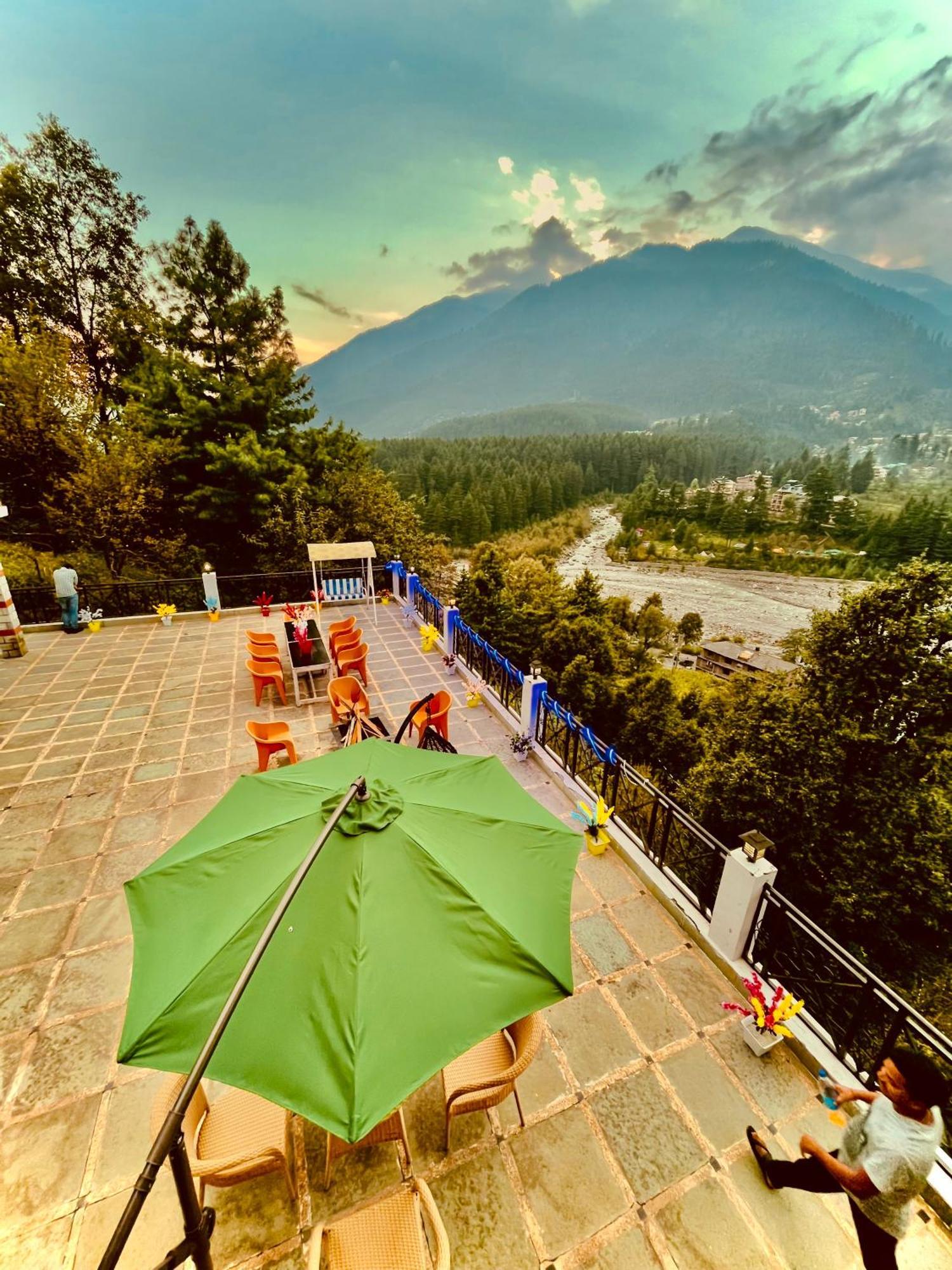 Snow Clad Riverview Hotel & Resort, Manali Bagian luar foto