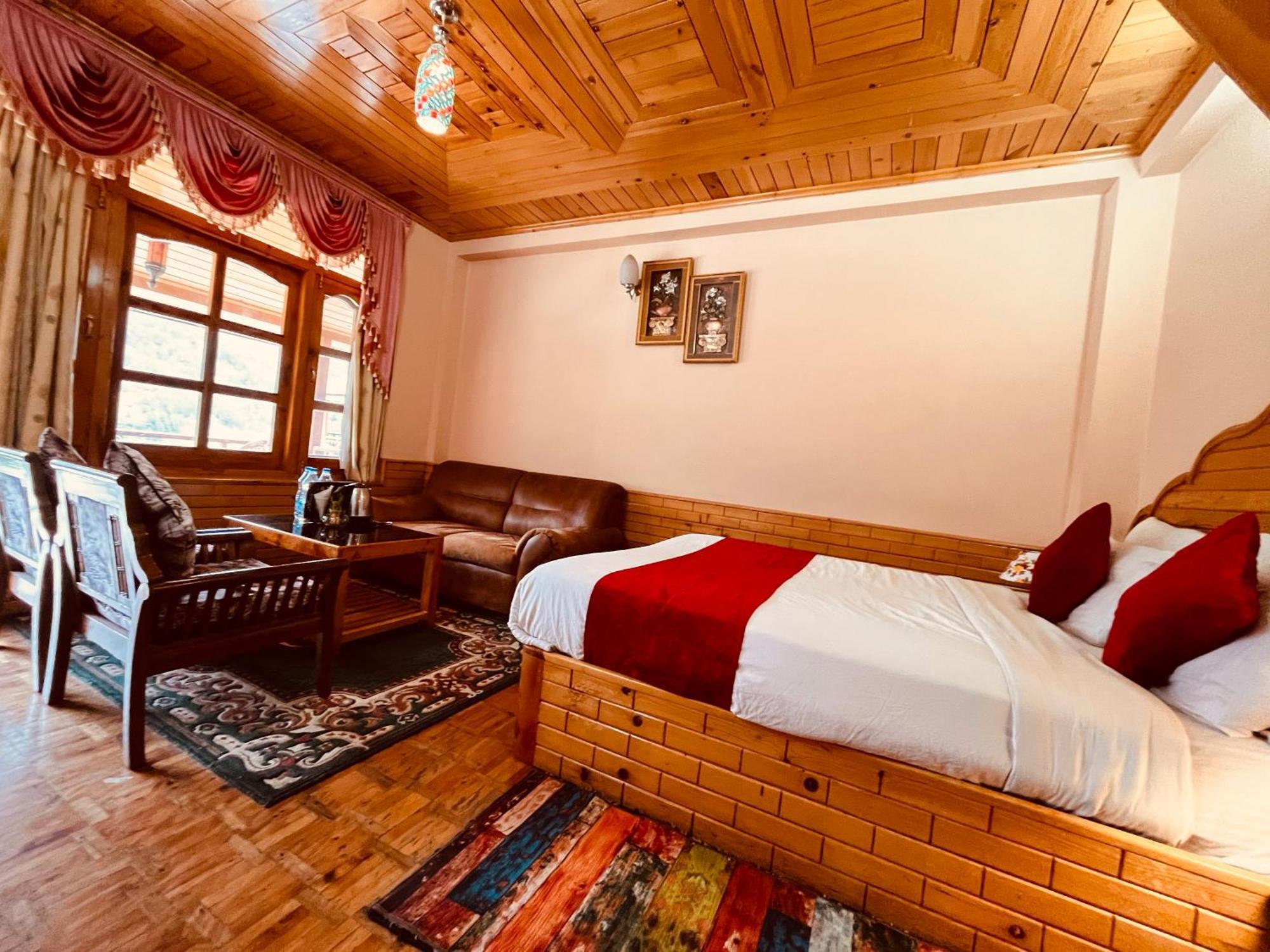 Snow Clad Riverview Hotel & Resort, Manali Bagian luar foto