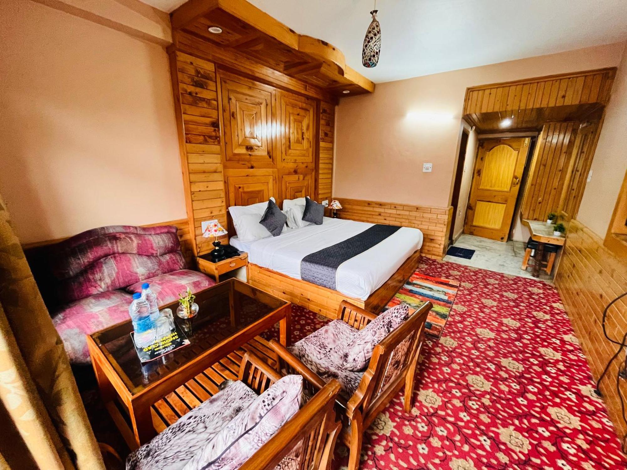 Snow Clad Riverview Hotel & Resort, Manali Bagian luar foto