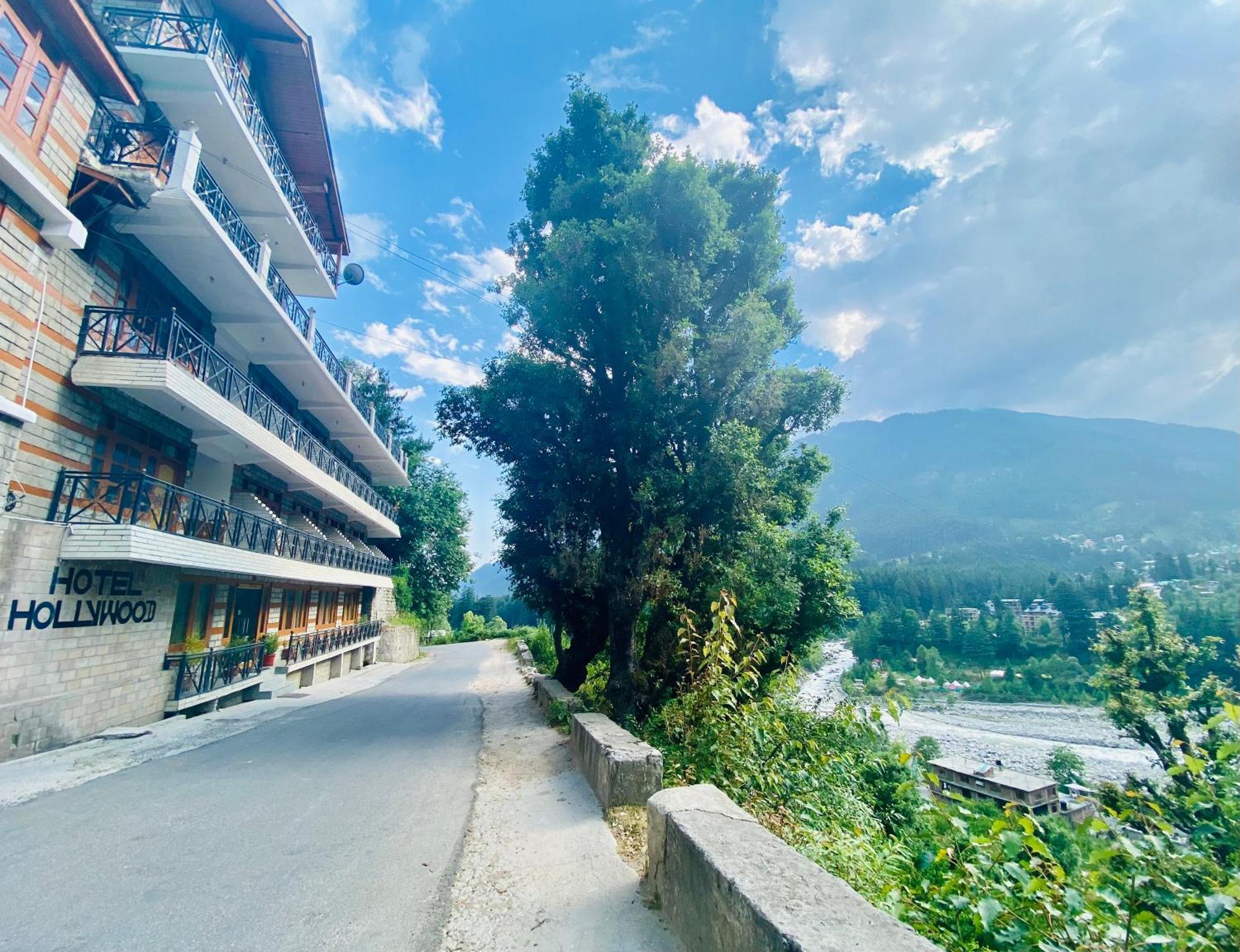 Snow Clad Riverview Hotel & Resort, Manali Bagian luar foto