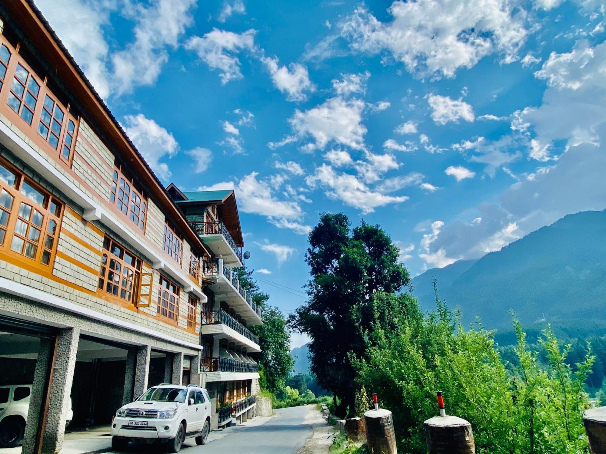 Snow Clad Riverview Hotel & Resort, Manali Bagian luar foto